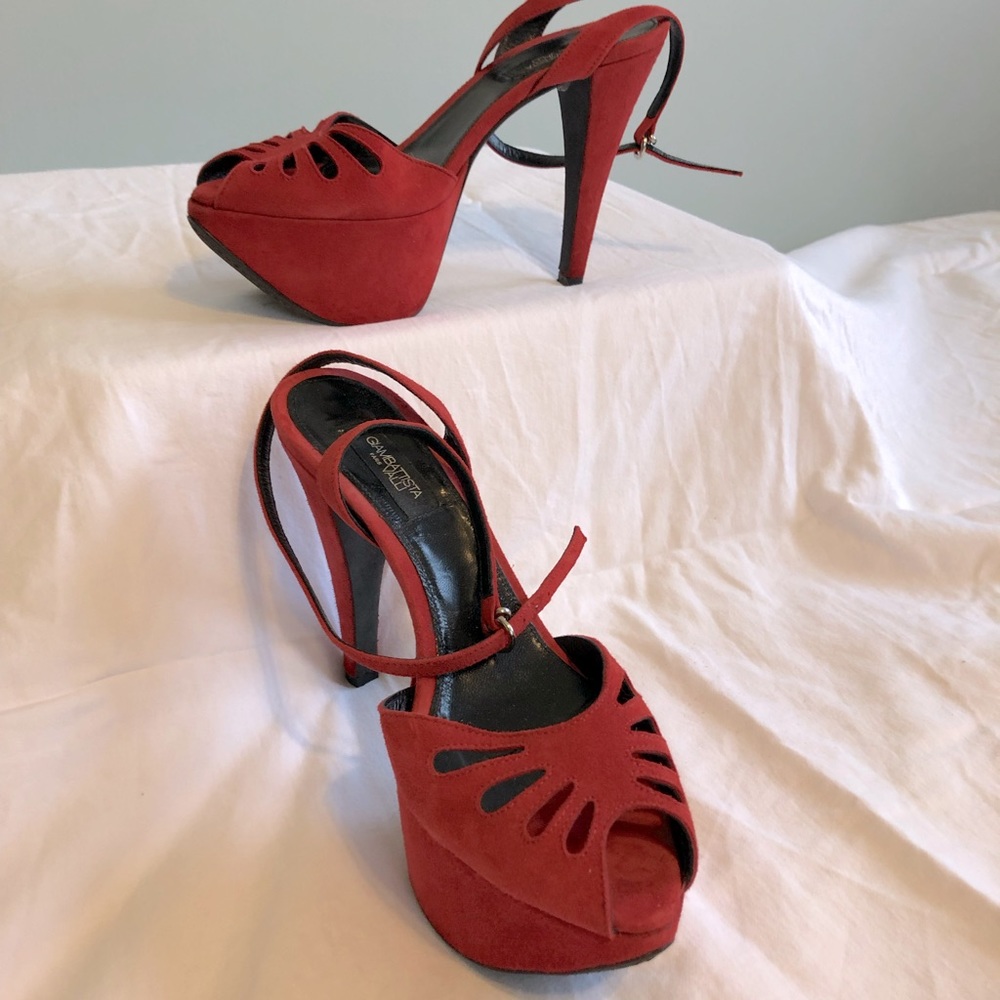 Giambattista Valli Red Leather Heels US 7.5  38